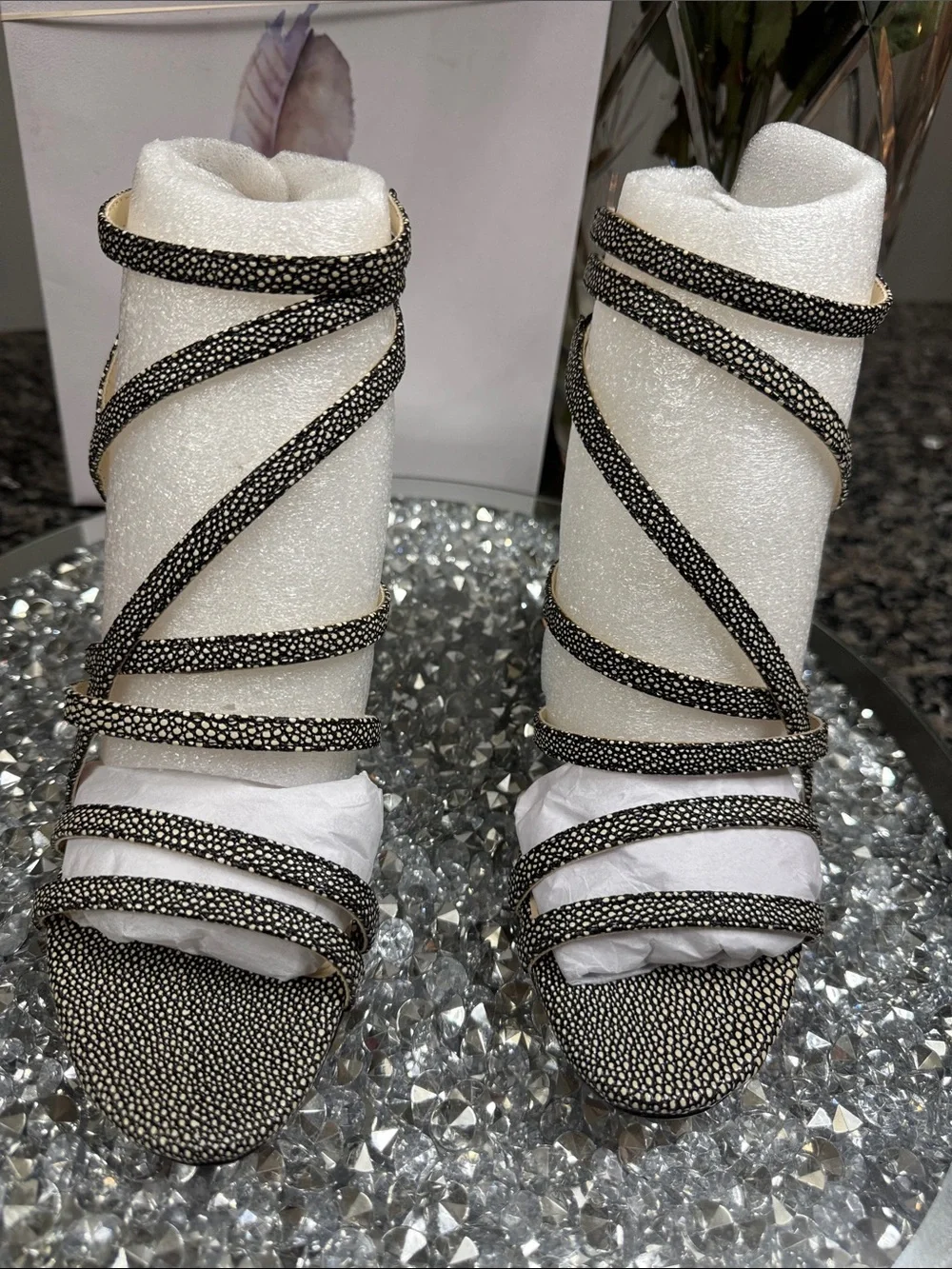 Jessica Simpson Black and Cream Textured Strappy Block Heel Sandal NEW 7 - Picture 5 of 15